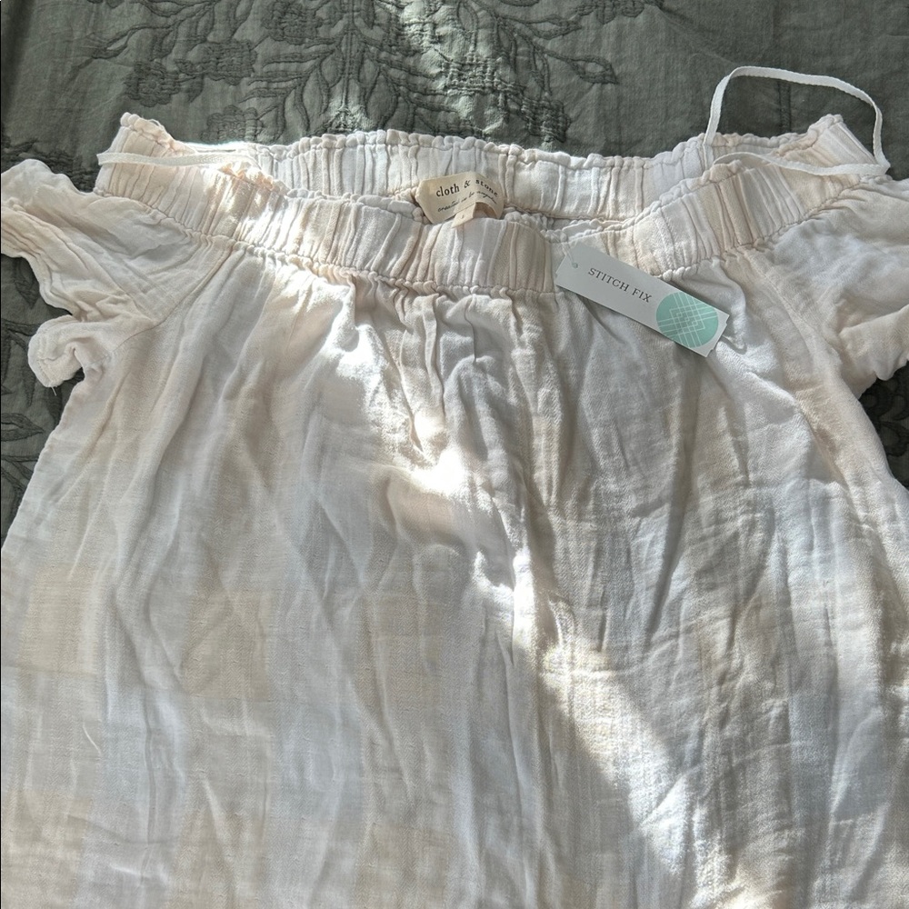 Cloth & Stone Cream Ruffle Top